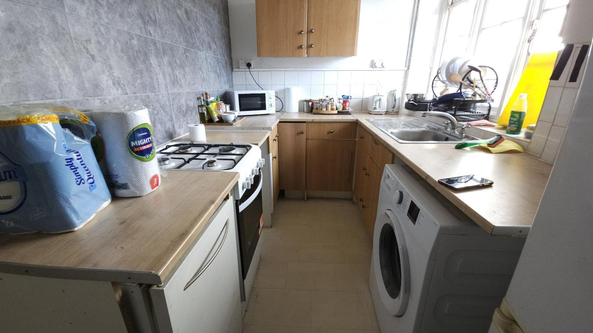 London Edgware Station Apartment Exterior photo