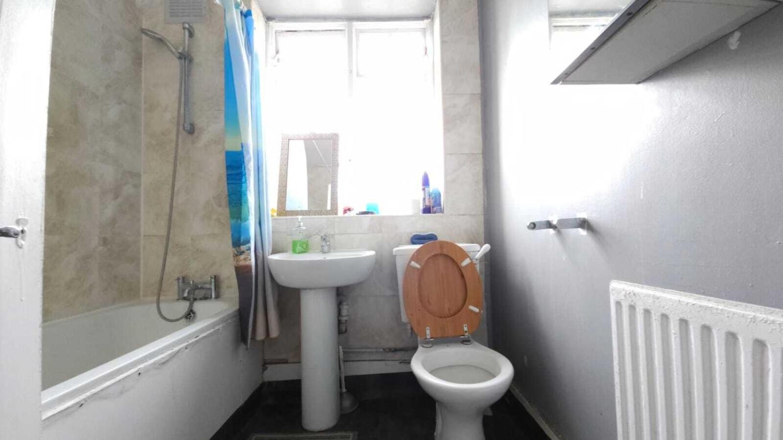 London Edgware Station Apartment Room photo