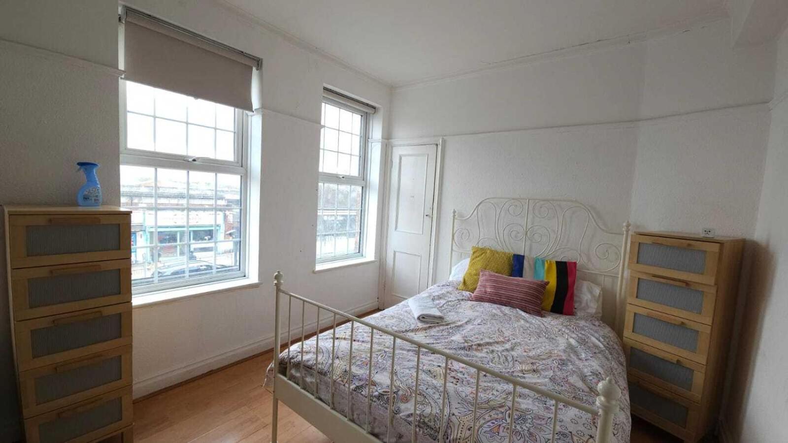 London Edgware Station Apartment Room photo